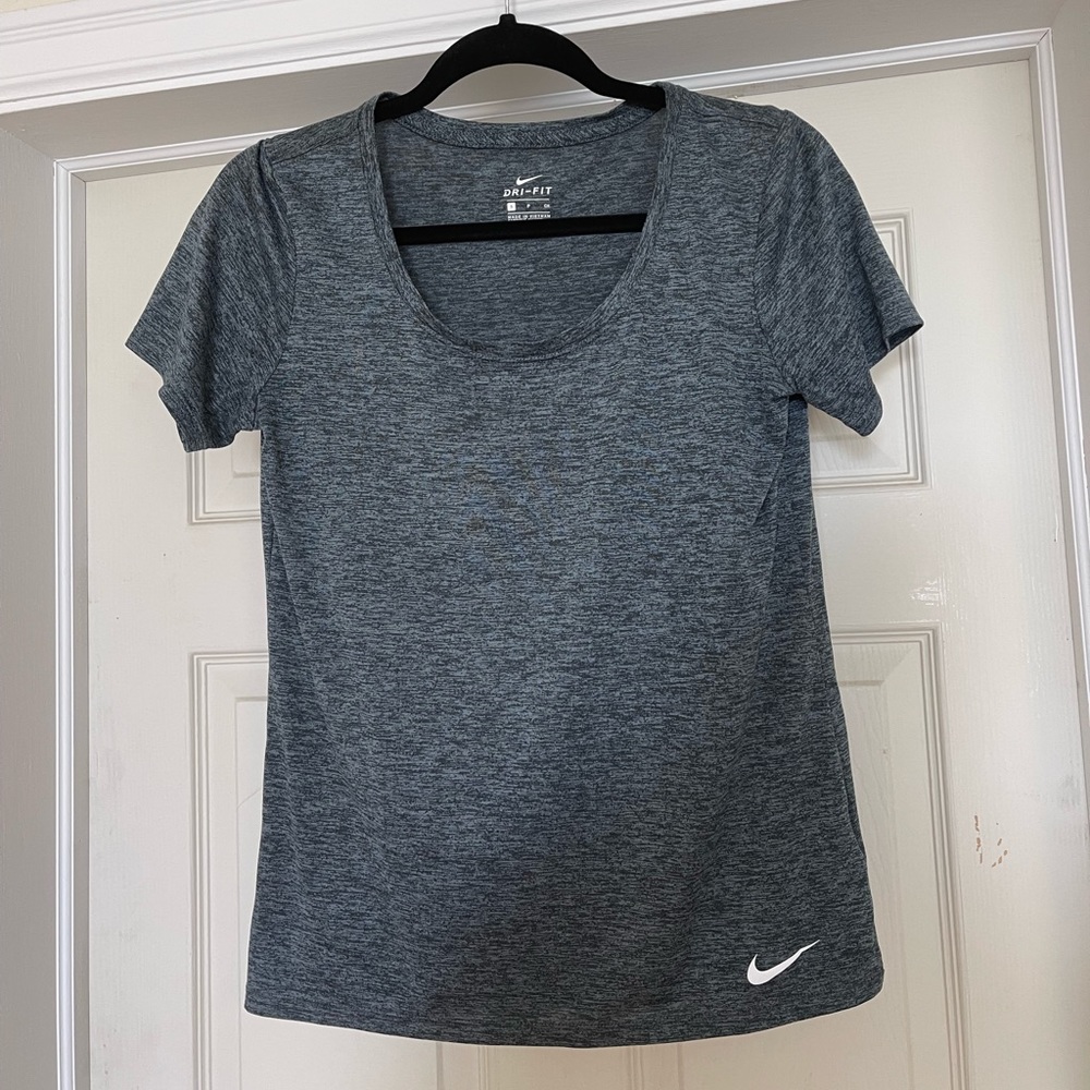 Nike Scoop Neck Tee